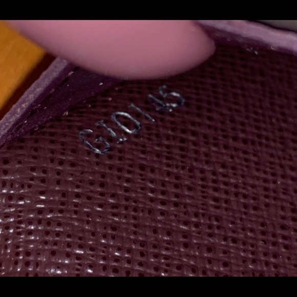 Louis Vuitton Wallet - Picture 10 of 10